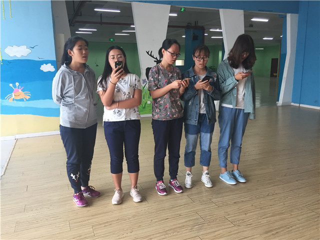 抽象的艺术 滋润人心——外语系9月举办完满班级活动