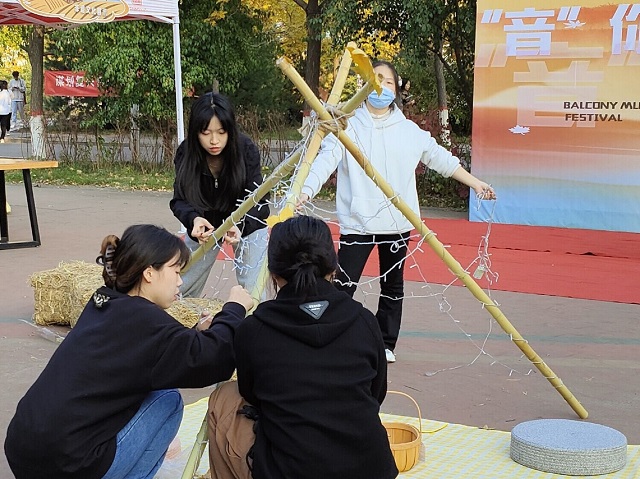 叶落惊秋 别错过周五的黄昏和音乐——三达书院开展“寻秋赏秋”系列活动