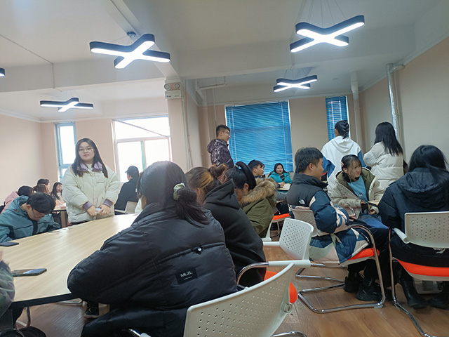 【完满班级】知识改变命运 勤奋创造奇迹——艺术传媒学院视觉传达2102班阅读分享活动