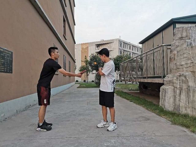 【完满班级】乒乓颠球 活力无限——艺术传媒学院服装1701完满班级活动