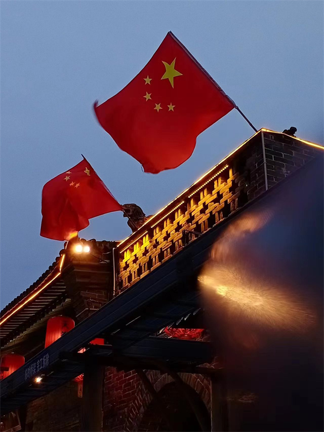 党团领航聚合力 我与祖国共奋进——商务英语学院学生党支部、团总支开展“中秋&国庆·青年在场”青年学子献礼新时代系列活动
