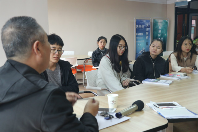 无边主角塑造“赋能”计划之外语课堂