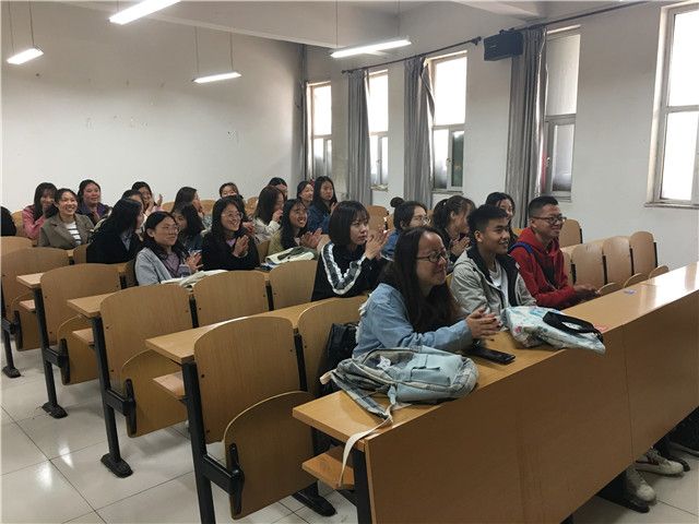 【完满班级】展学子青春风采 传校园文化气息——外国语言文学系英语1802班、1805班、1806班完满班级活动