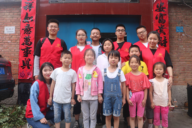 聚焦太行山脚的稚嫩脸庞 推动童伴计划发展——经济与管理学院“流转经年”美丽中国实践团“三下乡”社会纪实