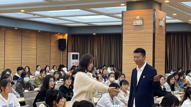 【辅导员说完满】懂礼知礼 乐在其中——淬炼·国际商学院2022级辅导员说完满活动
