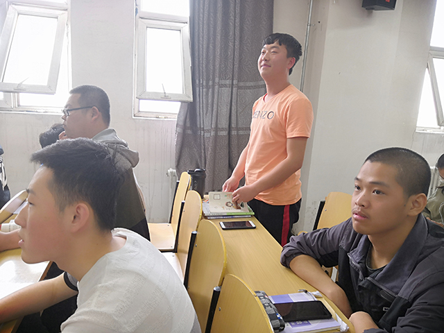 【完满班级】舞动健康 彩绘生命——软件工程1804班“预防接种日”宣讲完满班级活动