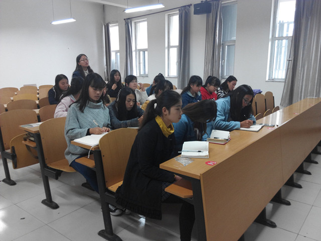 外语系开展2015-2016学年第一学期第3期干部培训会