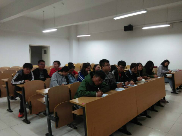 【辅导员说完满】向阳而生 莫让贫困绊我行——淬炼商学院“辅导员说完满”专题活动(十二)