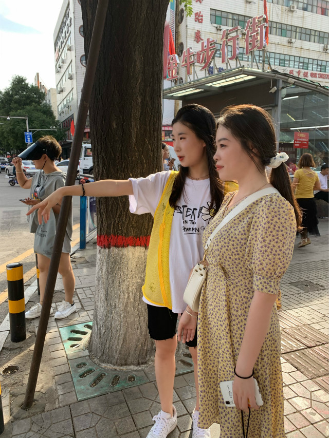 【暑期实践活动】发扬雷锋精神 传递微笑与活力 ——外语系学子暑期实践活动纪实（十）