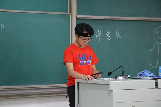 “英”为有你 所以相遇——外语文化节开幕式暨举办“我为英文单词狂”活动
