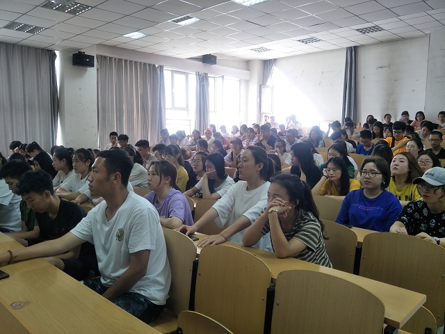 【辅导员说完满】一段时光  一个你——淬炼商学院“辅导员说完满”专题活动（二十三）