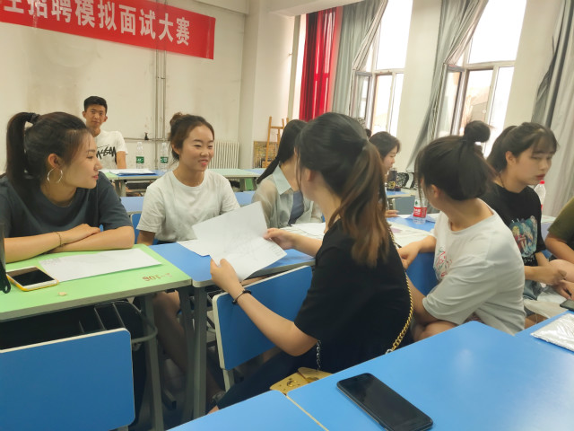 【完满班级】“巧用画笔 描绘青春”绘画创作比赛——艺术传媒学院环设1705班完满班级活动