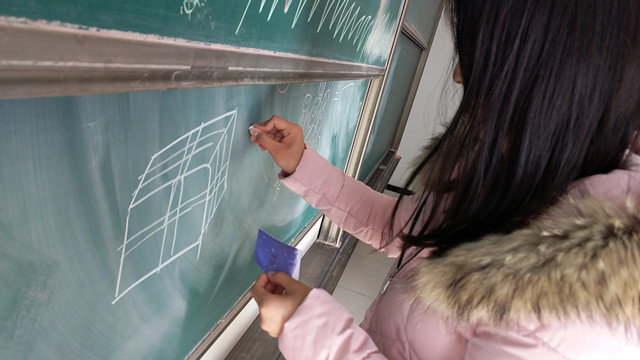 【完满班级】心有灵犀 默契比拼——淬炼商学院举办“创”享青春主题活动（二十六）