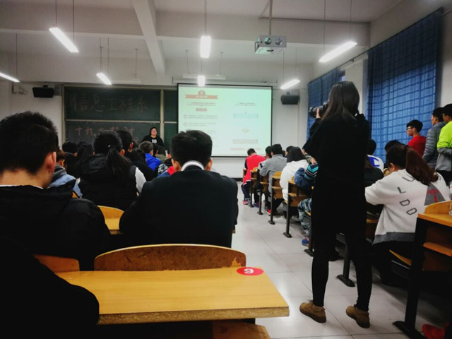 景色如画般在你们手中勾勒