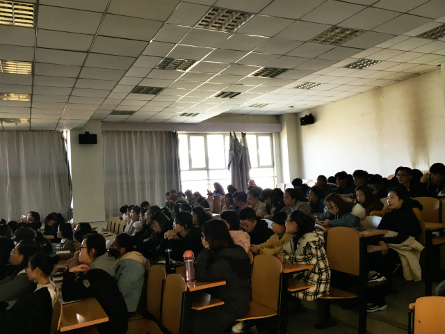 【辅导员说完满】拥抱阳光 追求正能量——淬炼商学院“辅导员说完满”专题活动（二十六）