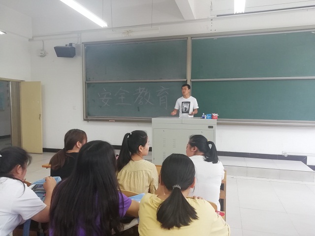 【辅导员说完满】居安思危除隐患 预防为主保安全——大数据学院、信息工程学院开展辅导员说完满