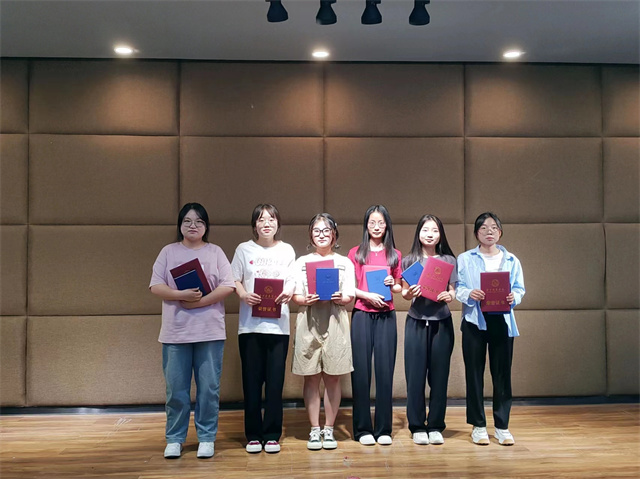 学霸团中谁最强 擂台赛上争高低——淬炼·国际商学院首届学霸团比赛