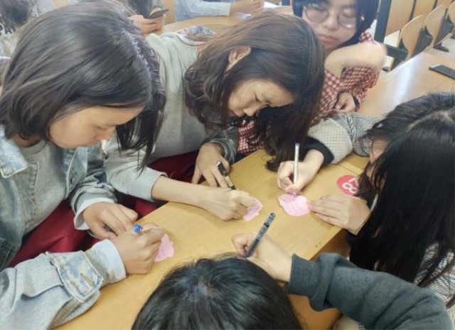 【主题团日】 青春 畅想 印记——英语1804团支部