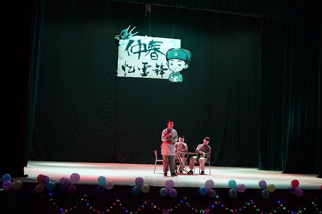 “仲春忆雷锋”主题晚会精彩上演 重温“雷锋精神”——第102期乌马河周末文化广场主题晚会