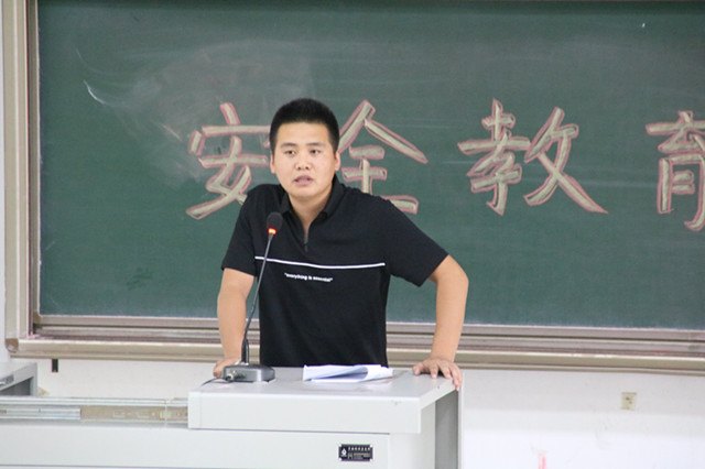 【辅导员说完满】新的开始 你准备好走出校门了吗——智能工程学院2015级辅导员说完满