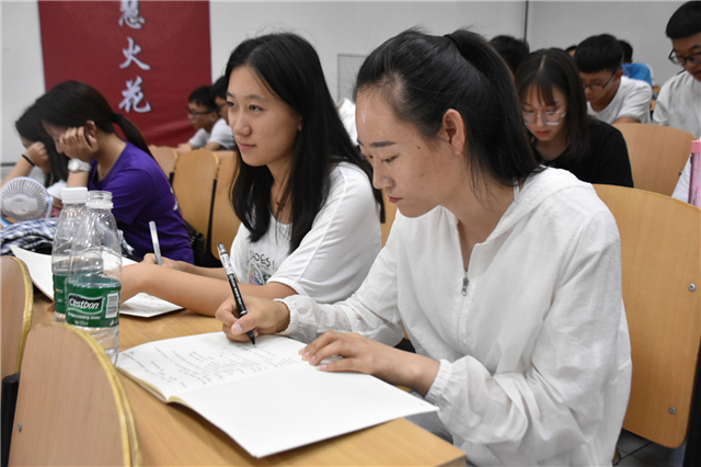 【辅导员说完满】家国团圆梦融入中华复兴梦——中秋节的时代内涵