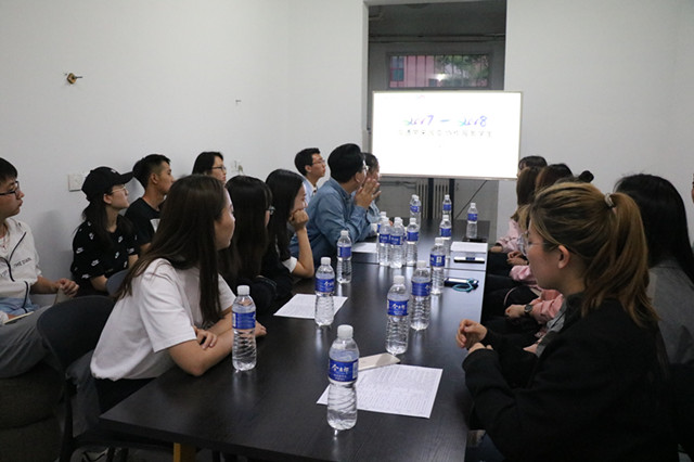 成功在于合作  合作共赢天下——外语系、无边书院举办学生干部交流会