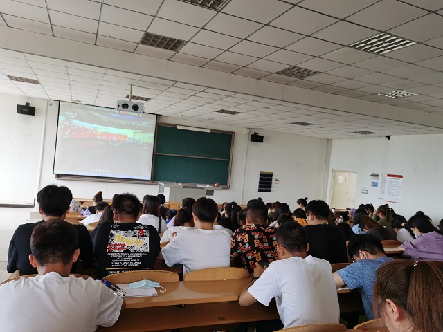 【辅导员说完满】脚踏实地 筑梦大三——淬炼商学院2018级“辅导员说完满”专题活动