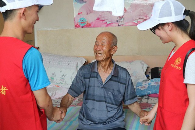 【三下乡】实践纪实：鲜活的“两学一做”教科书——外语系党员先锋队访韩村老党员干部纪实