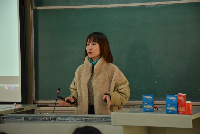 【辅导员说完满】盈盈宿舍情 灼灼大学路——淬炼.国际商学院2021级“辅导员说完满”专题活动