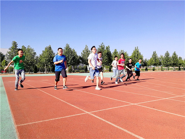 【完满班级】舞林中人 谁与争锋——智能工程学院电气1502班举办“大神来了”完满班级活动