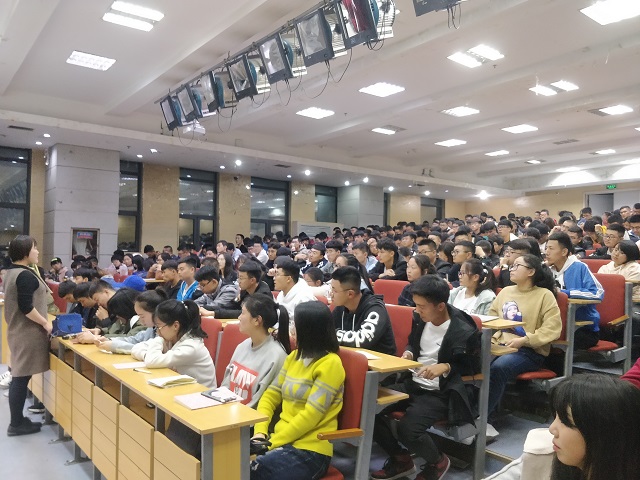 【辅导员说完满】脚踏实地 仰望星空――大数据学院、信息工程学院举办辅导员说完满班级活动