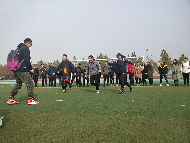 【完满班级】歌词魅力 “艺”起品析——大数据学院、信息工程学院软件1703班举办“你放我猜”完满班级活动