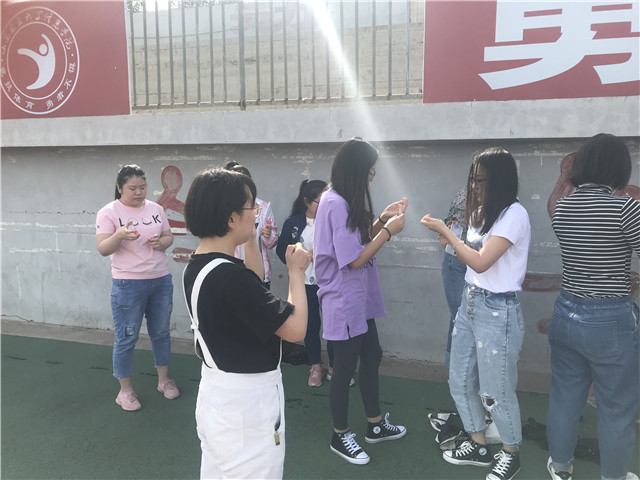 【完满班级】 愿你历尽千帆 归来仍是少年——英语1502班完满班级