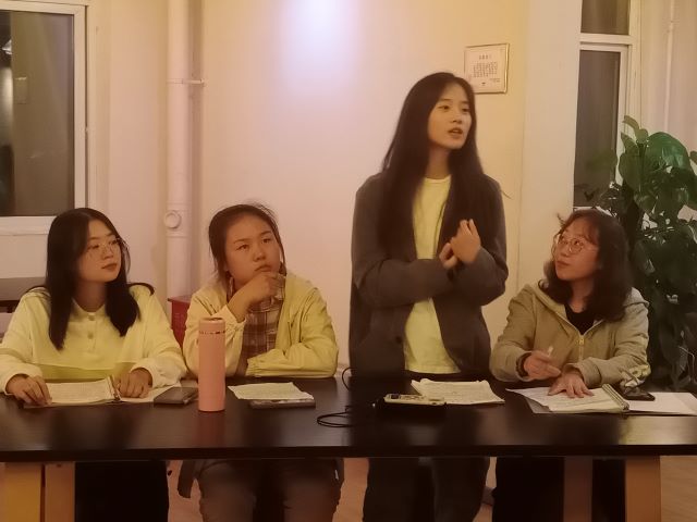 玑珠妙语显才华 飞扬思维展风采——商务英语学院第一届“商英杯”辩论赛