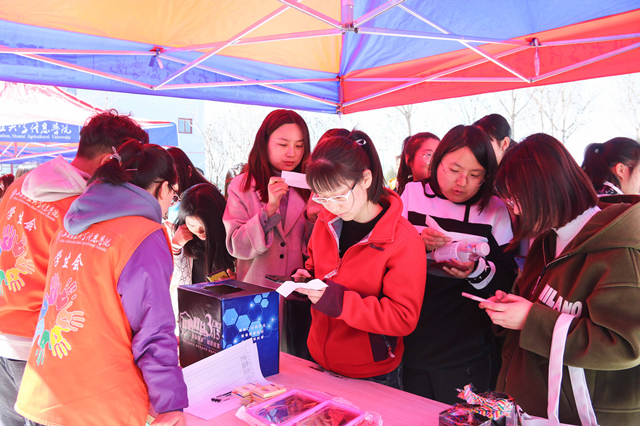 梦寻青春信院 心泊维权驿站——第二届“权心权意”大学生权益周