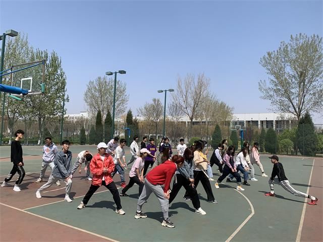 【完满班级】竞技比赛 激情四射——艺术传媒学院动画1902班举办灌篮比赛活动