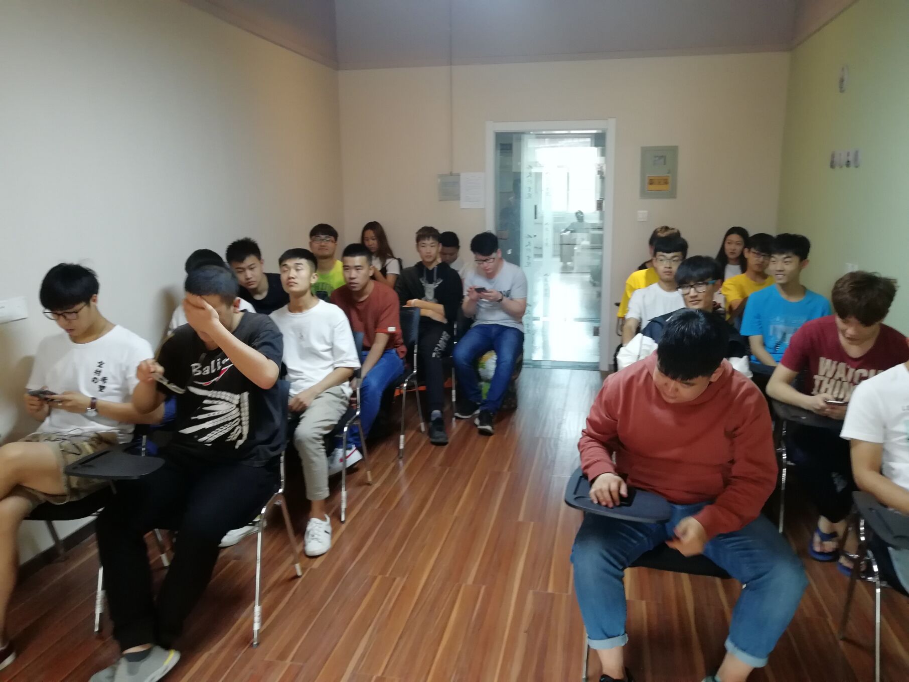 【完满班级】自尊自爱自强——大数据学院、信息工程学院网络工程1602班级活动（二）