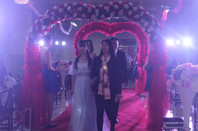 醉美远景 邀您共赏——远景学院举办“在·17青春”迎新酒会