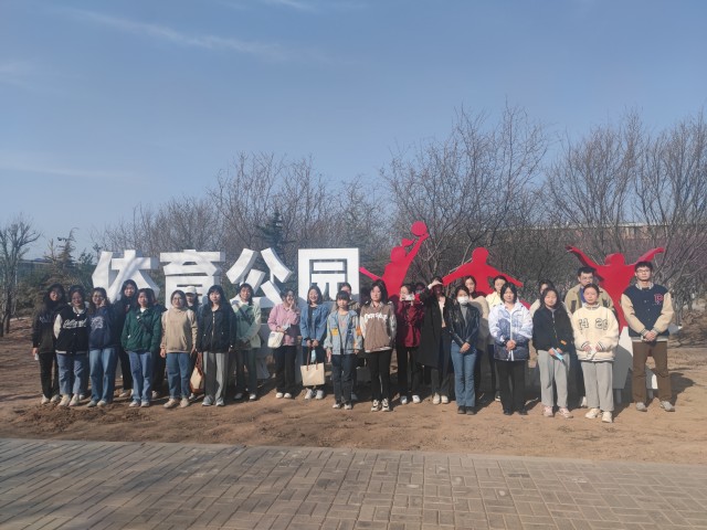 【完满团支部】弘扬雷锋精神 引领青年风尚——商务英语学院英语2002班完满团支部活动
