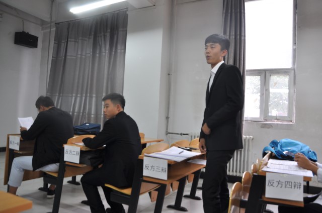群雄争辩 谁与争锋——信息工程系举办第五届“思维大爆炸”辩论赛