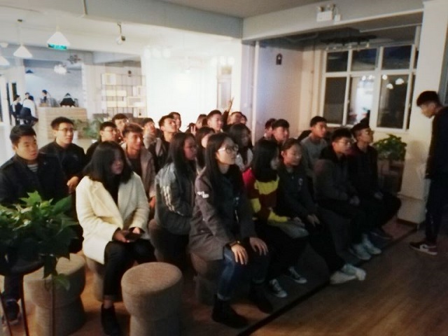 【主题团日】回顾历史 不忘初心——数据1801班团日活动用光影回顾历史