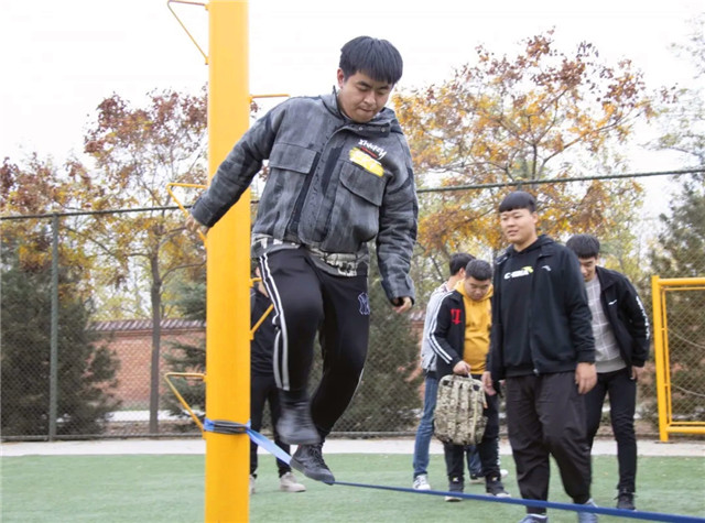 第五届“阳光杯”攀岩大赛圆满落幕