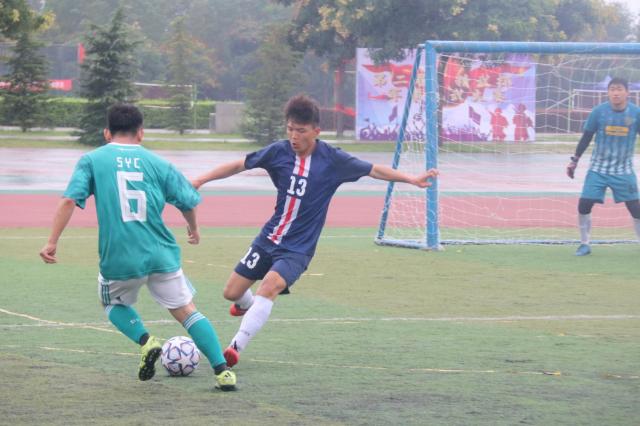 热血澎湃 成就梦想——智能工程学院第四届“新生杯”足球联赛