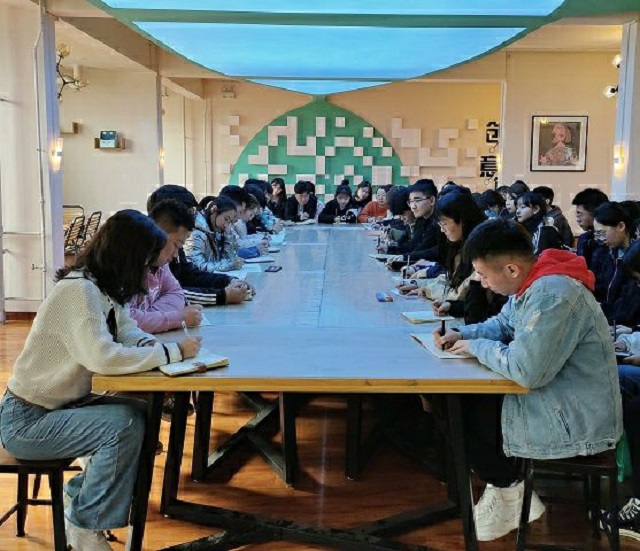 “犇”向新学期 开启新征程——三达书院组织召开新学期工作交流会