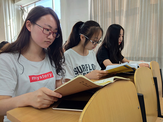 【完满班级】书香熏陶心灵 阅读丰富人生——信息工程学院计科1702班读书交流分享会