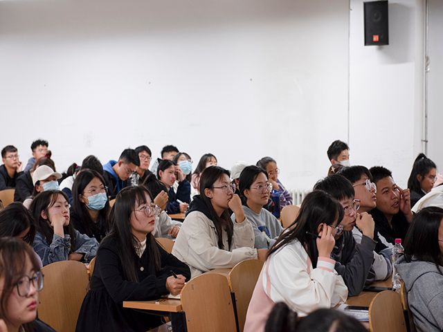 【1+1>2】艺家人与淬炼学子共赏光影视界——“淬点滴剪影 艺世间百态‘感悟红色精神 吾辈踏浪前行’”系列活动第一期