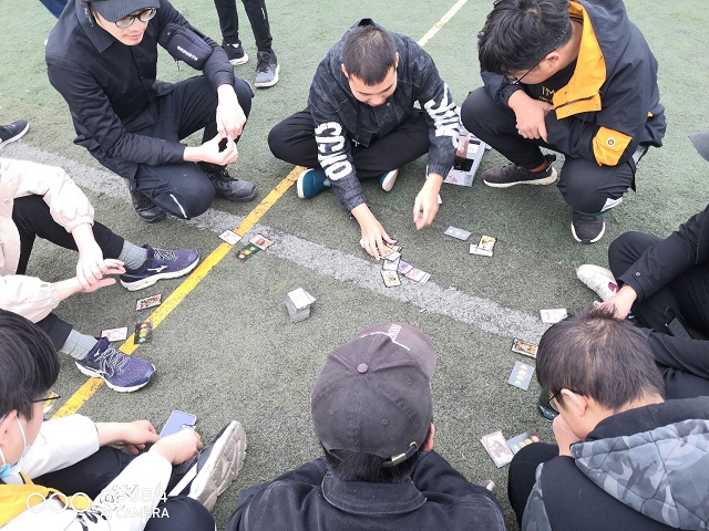 棋行牌过 阳光相伴——远景1901完满班级活动