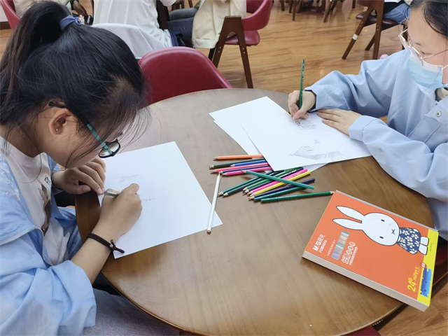 手绘大讲堂——食品与环境学院笔舞青春第14期活动