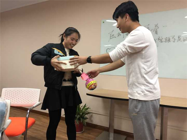 书院辅导员日第1期:书院辅导员零距离交流 提高团队凝聚力
