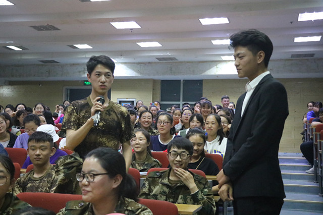 学长计划第548期:学长引领 朋辈互动 迷彩服下实现可能的自己